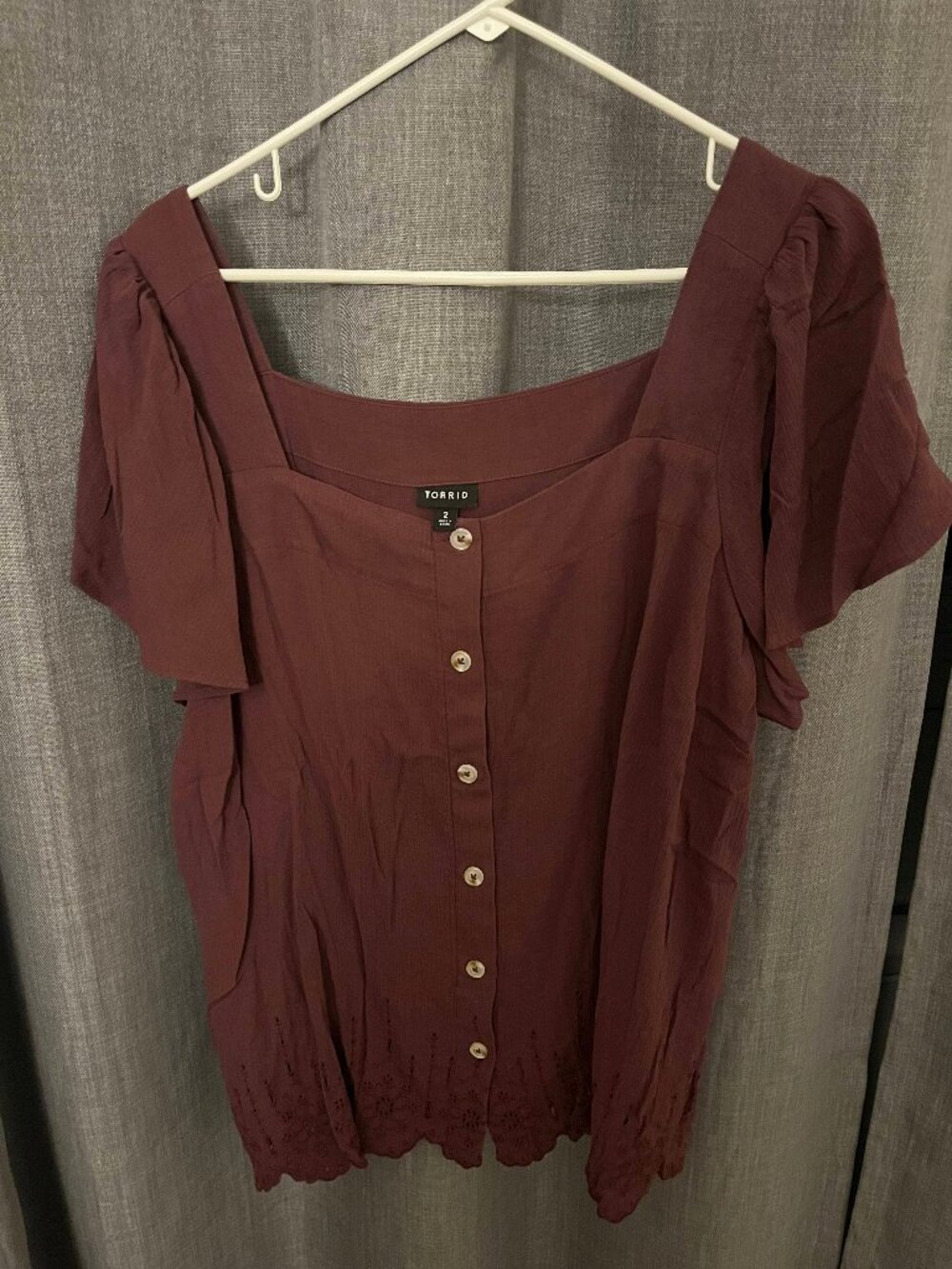 Torrid Burgundy Button Front Square Neck Top Size 2 (2X) Eyelet Hem Flutter